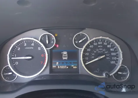 2017 Toyota Tundra Sr5 4.6L V8 z USA, uszkodzony, nr VIN 5TFEM5F12HX121428